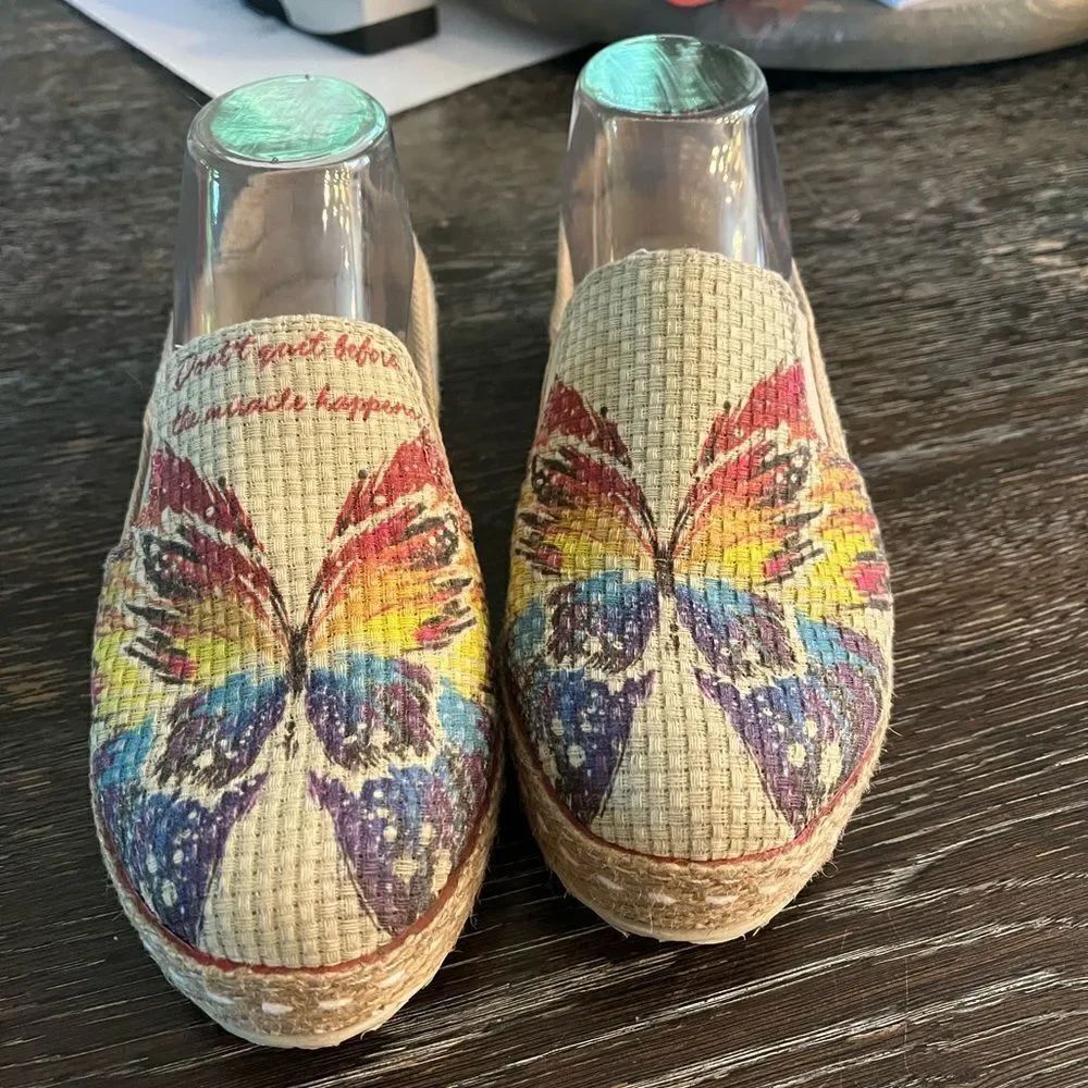 Goby UK AA Slogan Don’t Quit Before the Miracle Slip On Shoes sz 38 or US 5 EUC